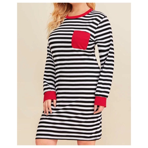 Dresses & Skirts - ➕ Striped Tee Dress